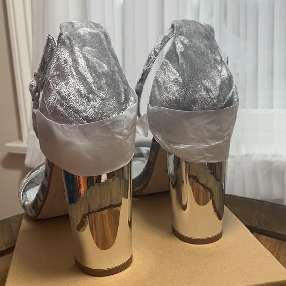 Delicious NWOT Gray Velvet Block Mirrored Chunky Ankle Strap Peep Toe Heels 7.5 - Picture 6 of 16